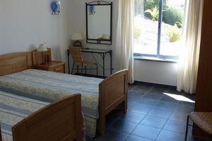 Alquiler Vacacional - A villa with private pool and private tenniscourt, uniquely located