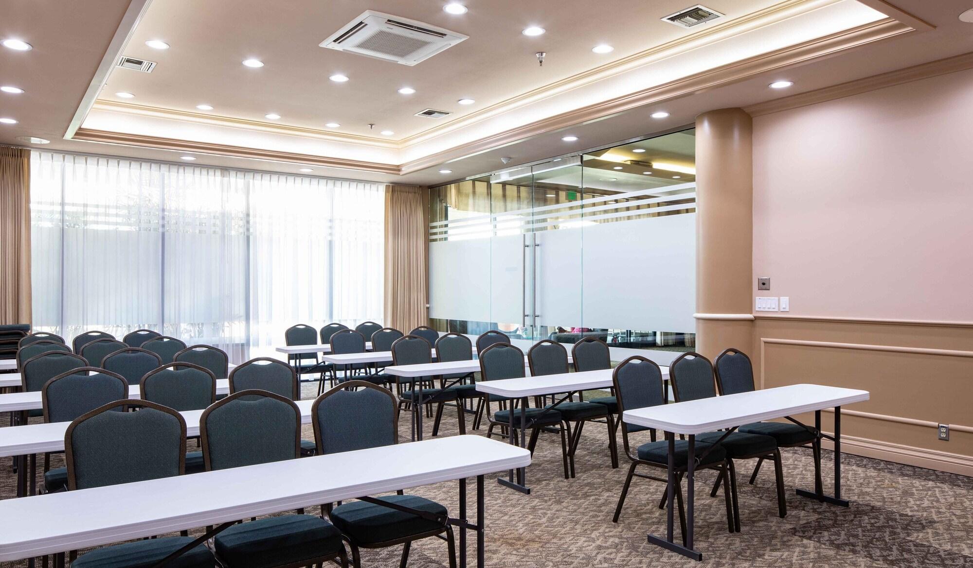Sala de Reuniones New Gardena Hotel