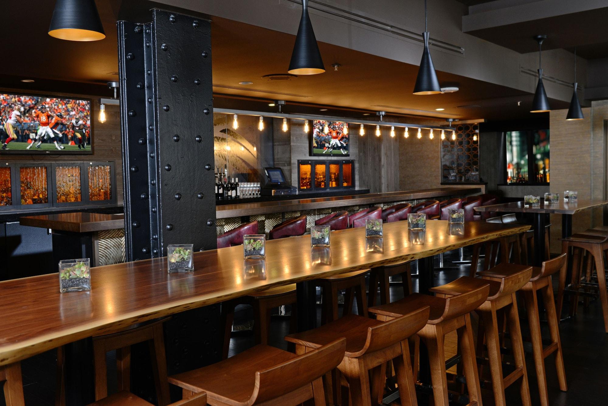 Restaurant Renaissance Denver Downtown City Center Hotel