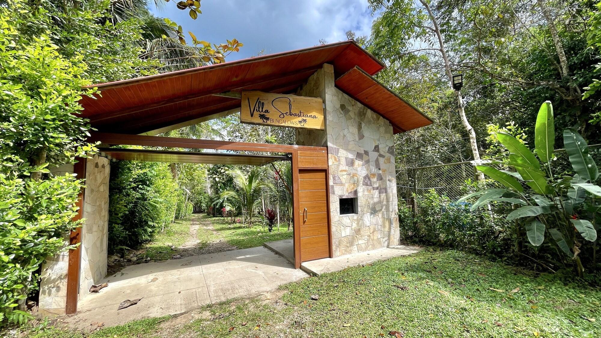 Varios Villa Sebastiana Bungalows