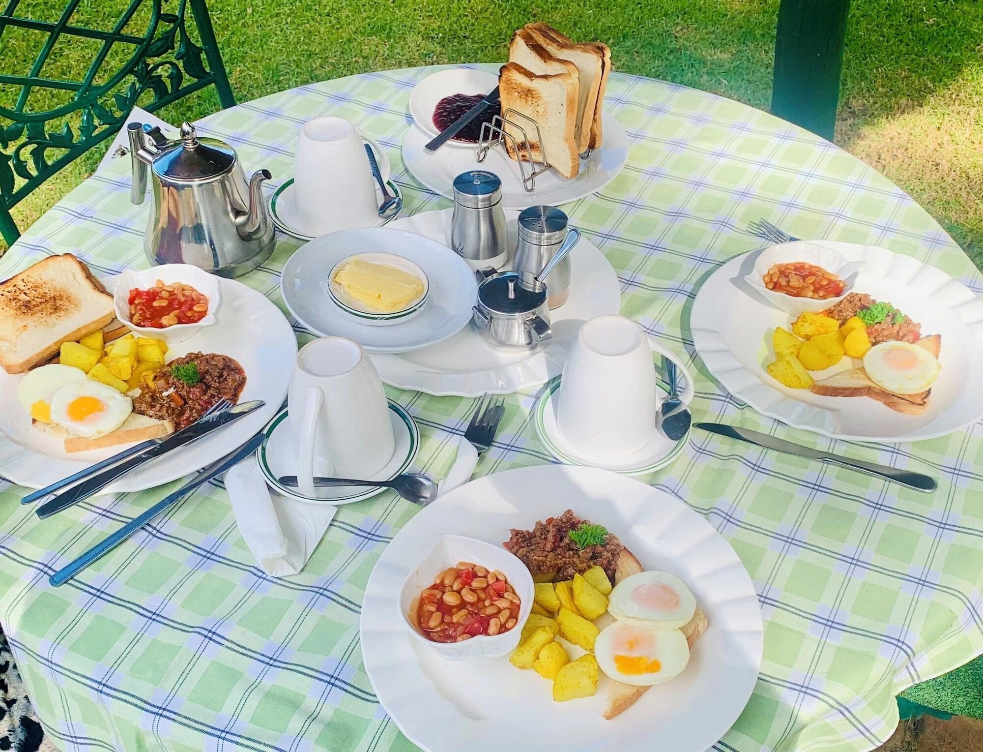 Restaurant Pinetree Inn Hotel