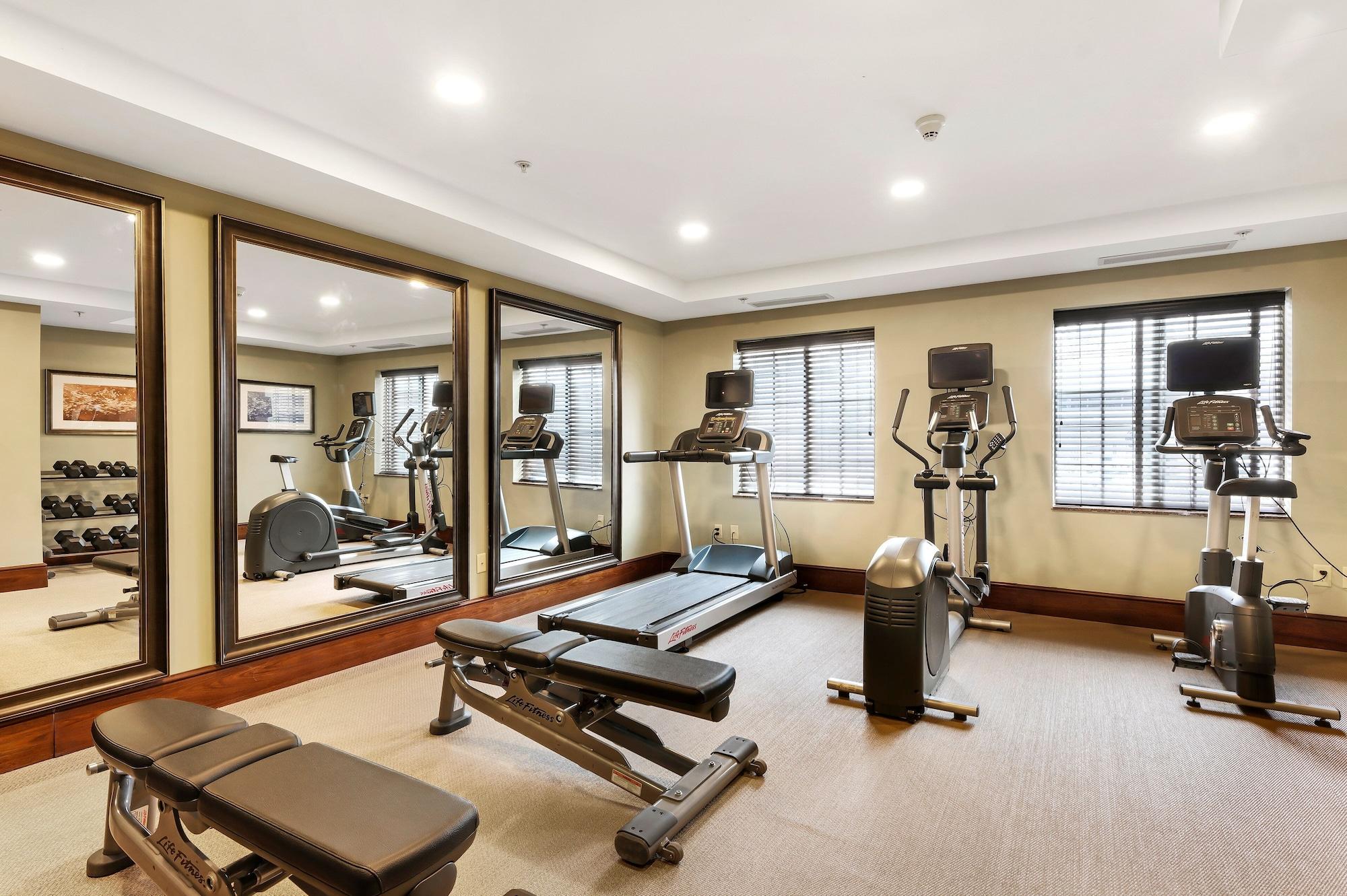 Gimnasio Staybridge Suites Philadelphia-Mt. Laurel by IHG