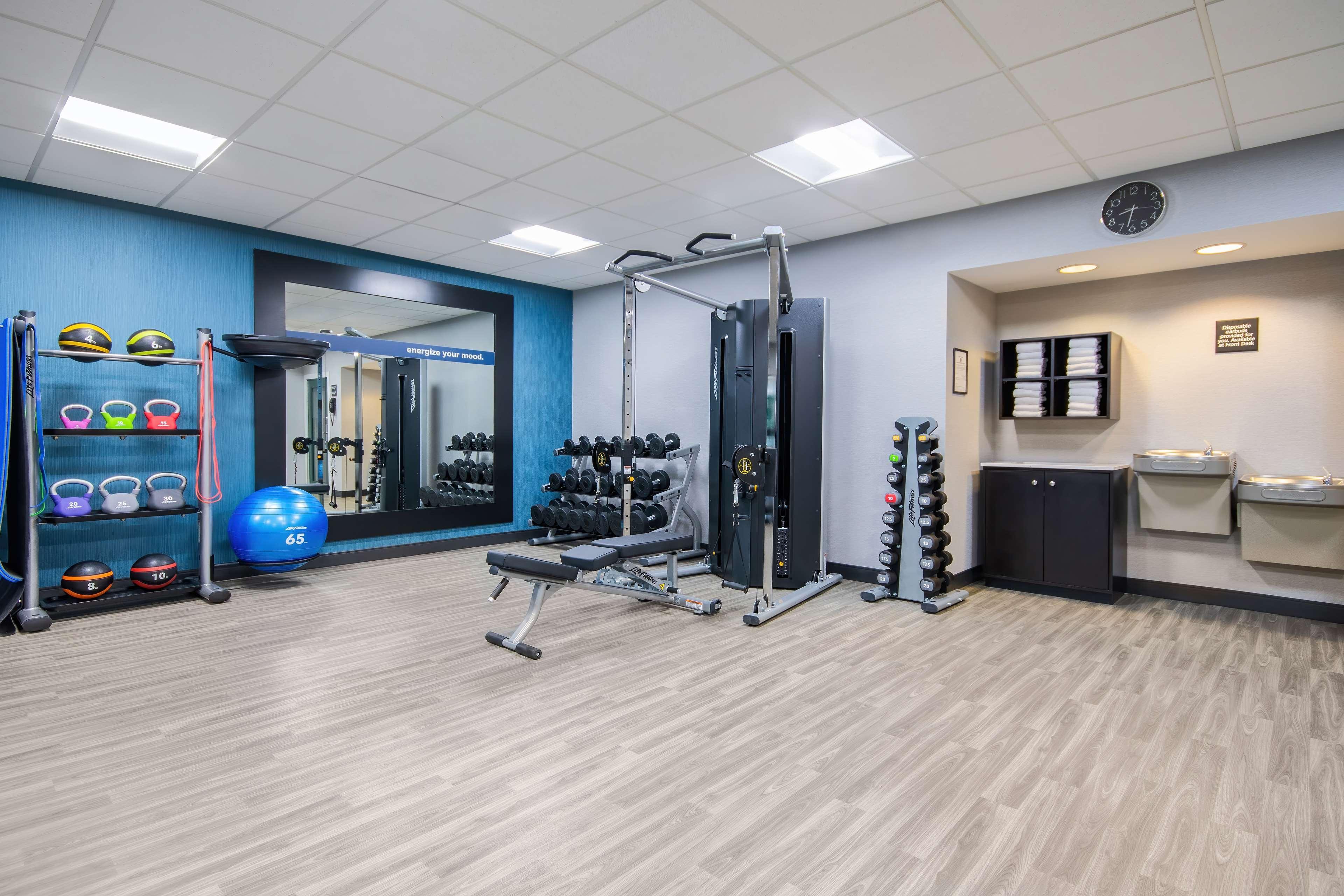 Gimnasio Hampton Inn East Aurora