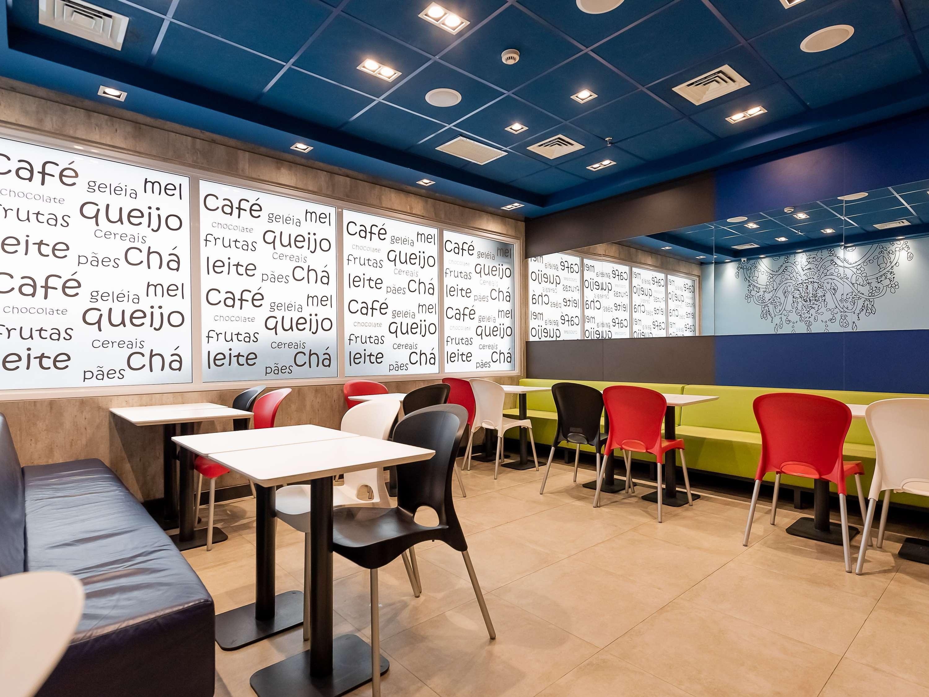 Restaurant ibis budget Santos Gonzaga