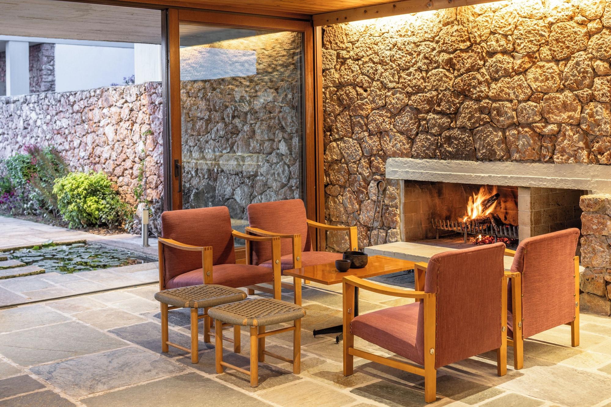 Bar/Salón Amalia Hotel Delphi