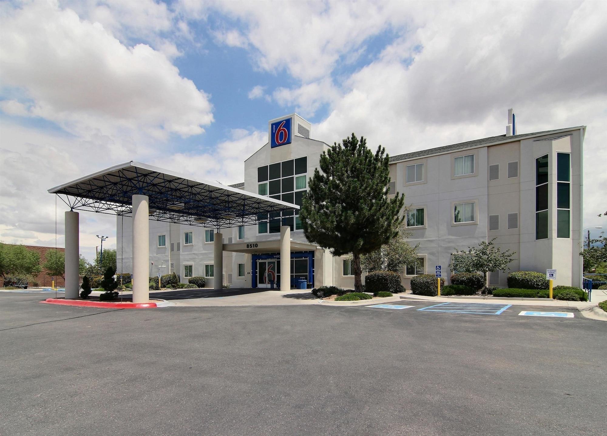 Vista Exterior Motel 6 Albuquerque, NM - North