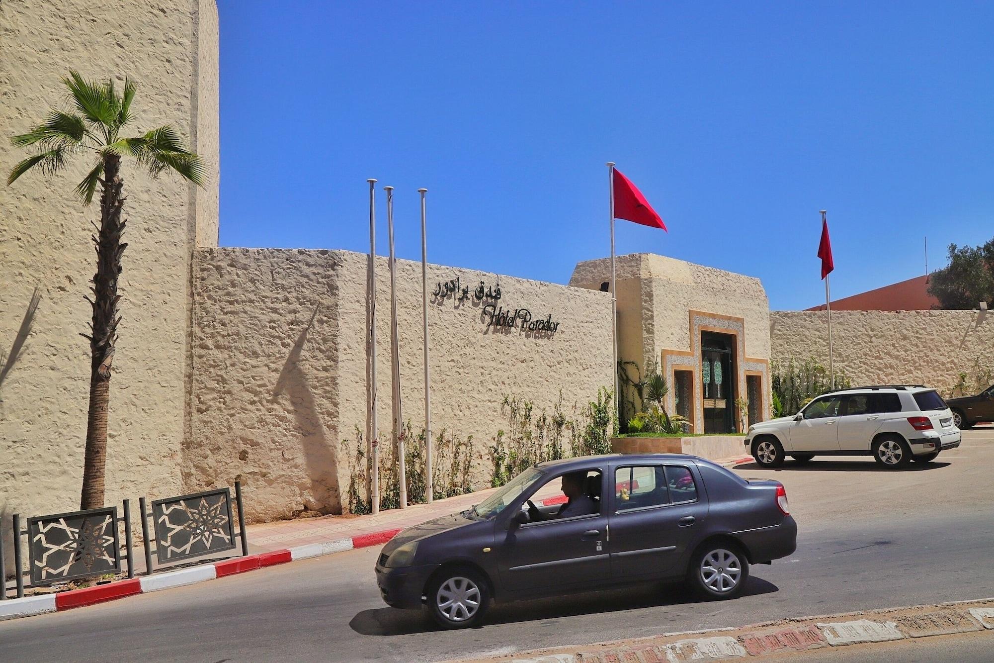 Vista Exterior Hotel Parador