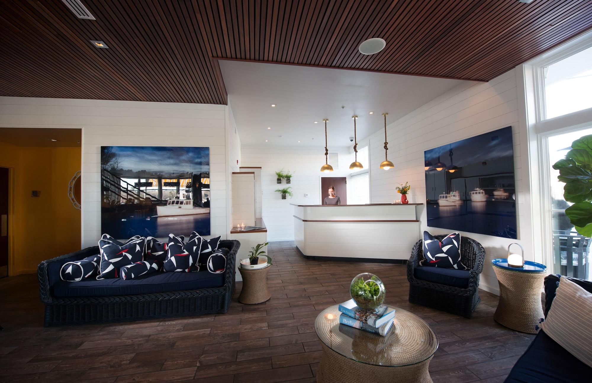 Vista Lobby The Boathouse Waterfront Hotel & Marina
