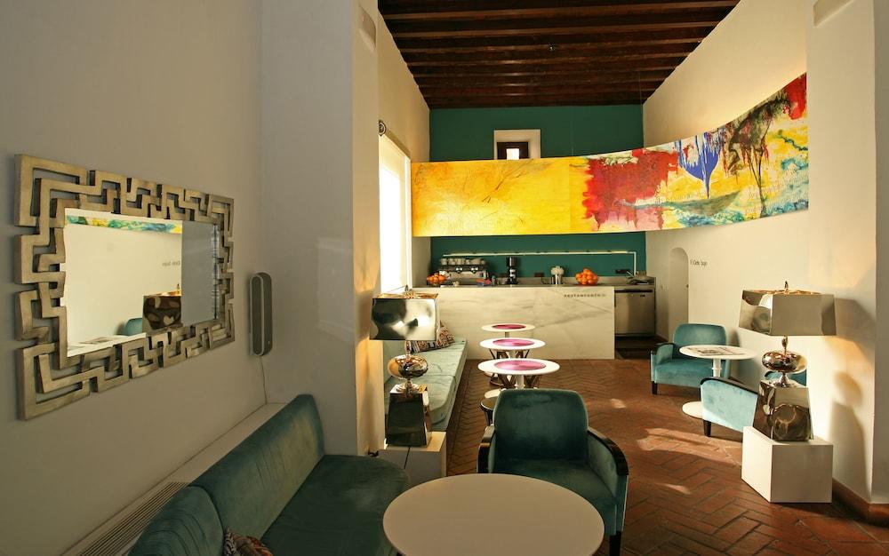 Vista Lobby El Ladron de Agua Palacete