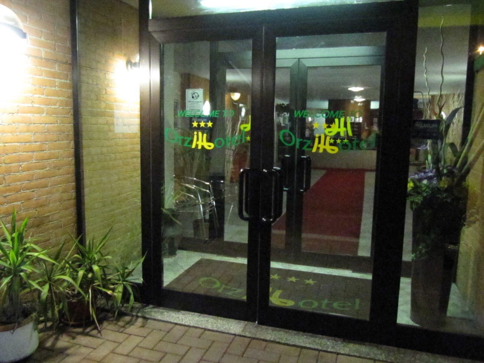 Vista Lobby Orzihotel