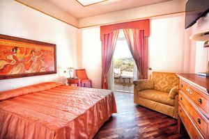 Alojamiento - Hotel Tritone