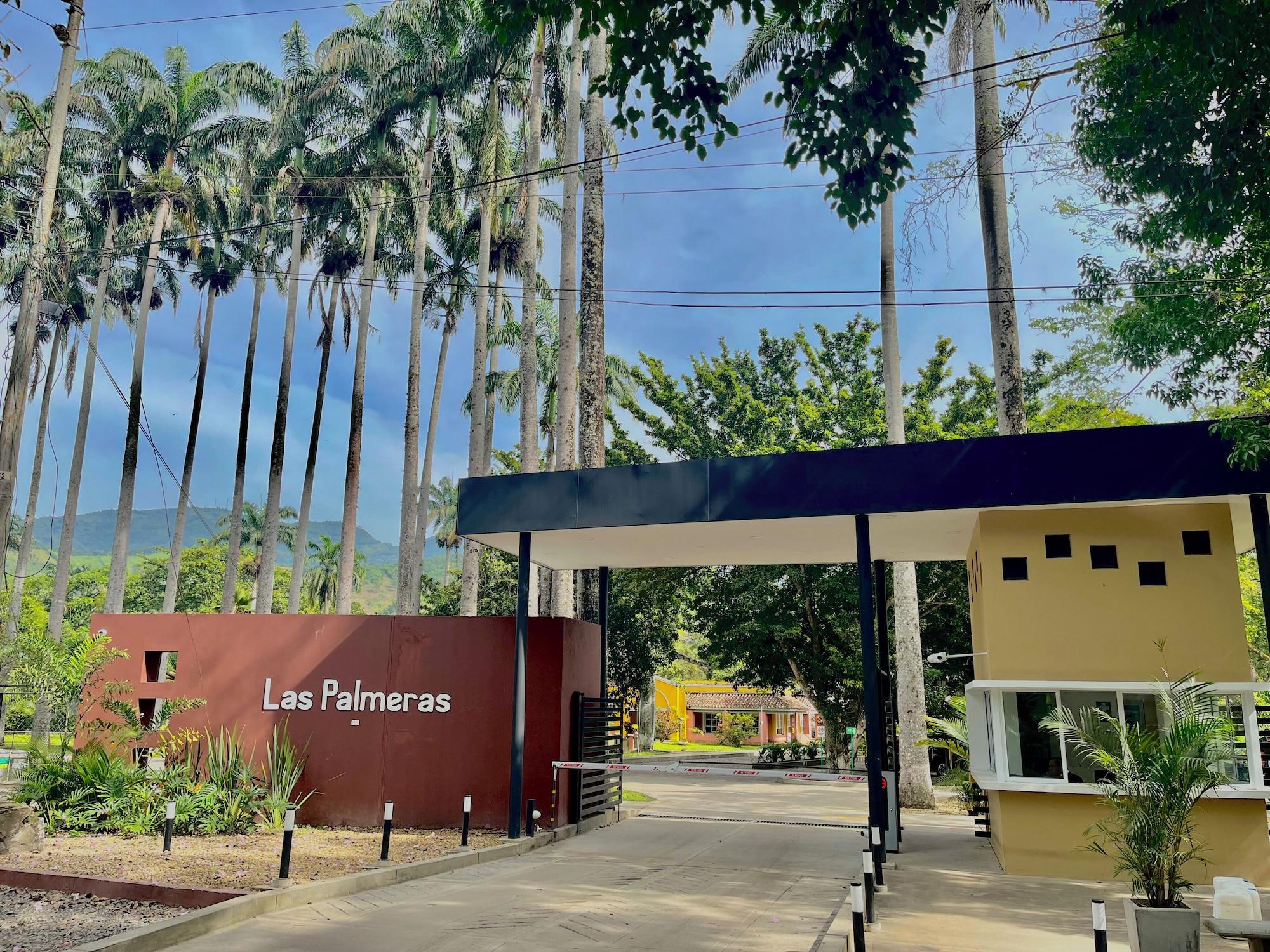 Vista Exterior Hotel Las Palmeras