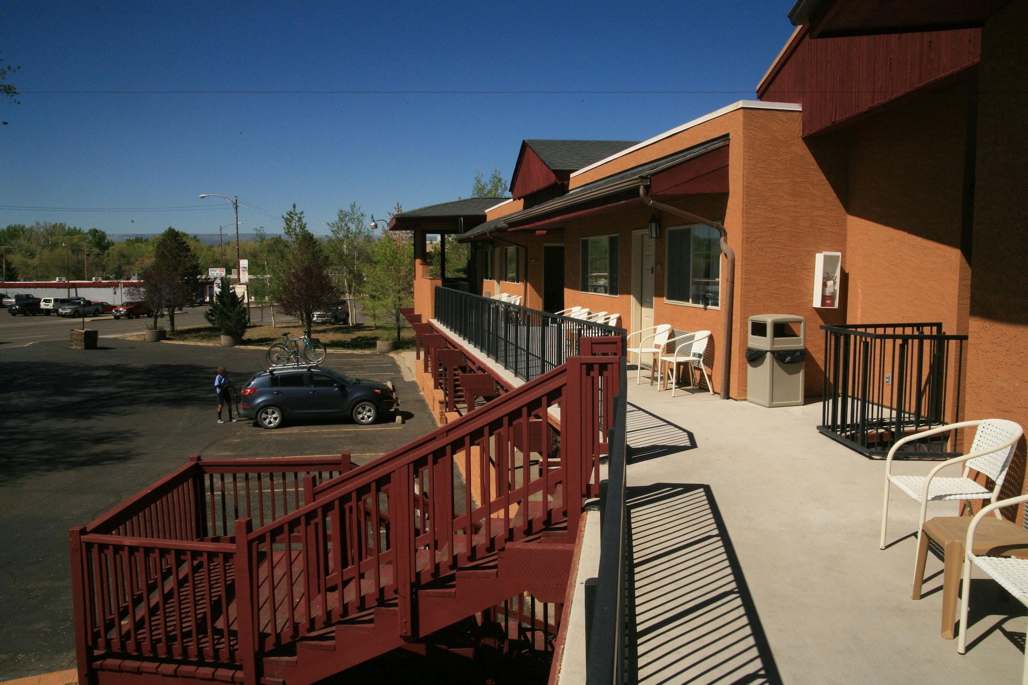 Vista Exterior Black Canyon Motel