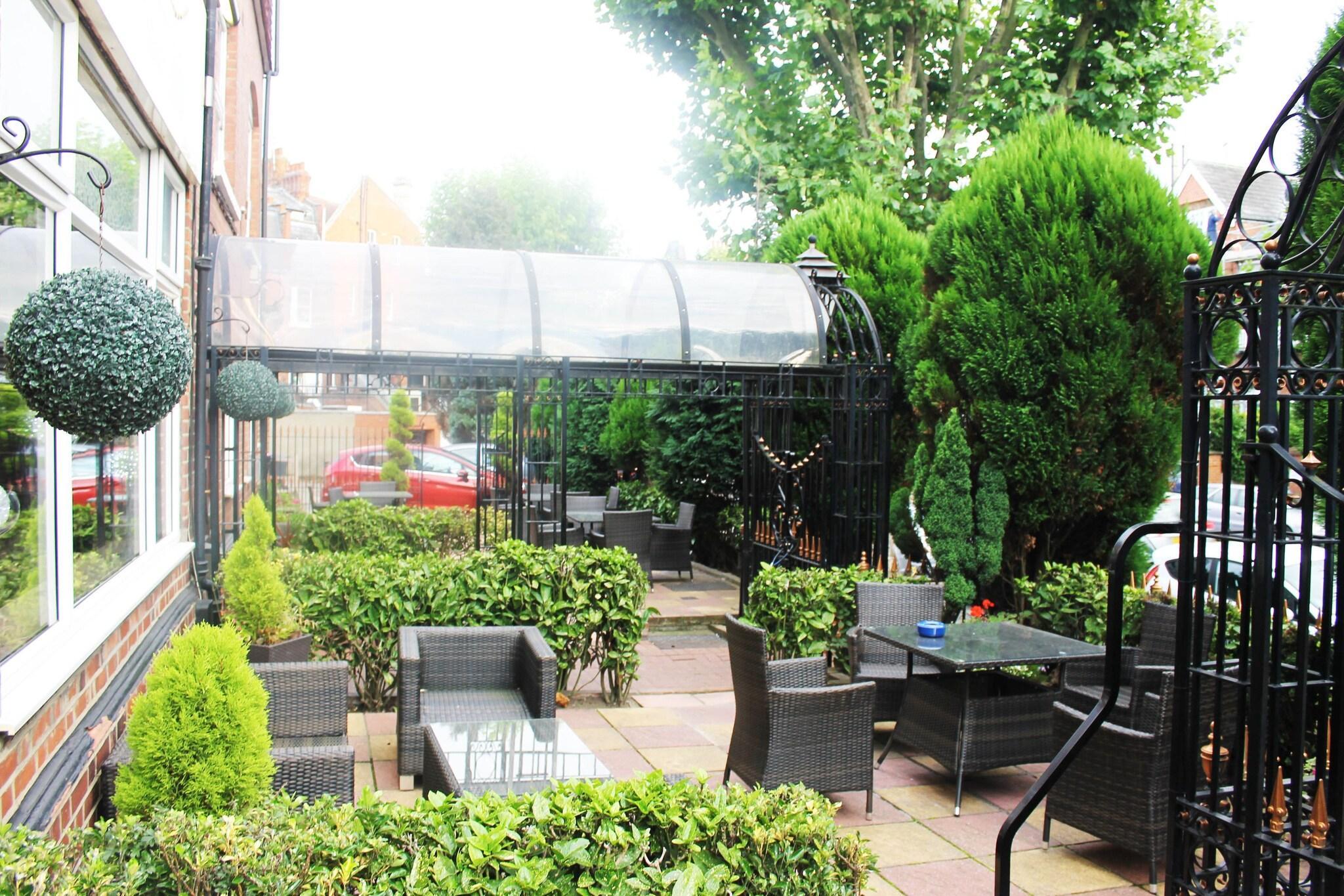 Varios Roseview Alexandra Palace Hotel