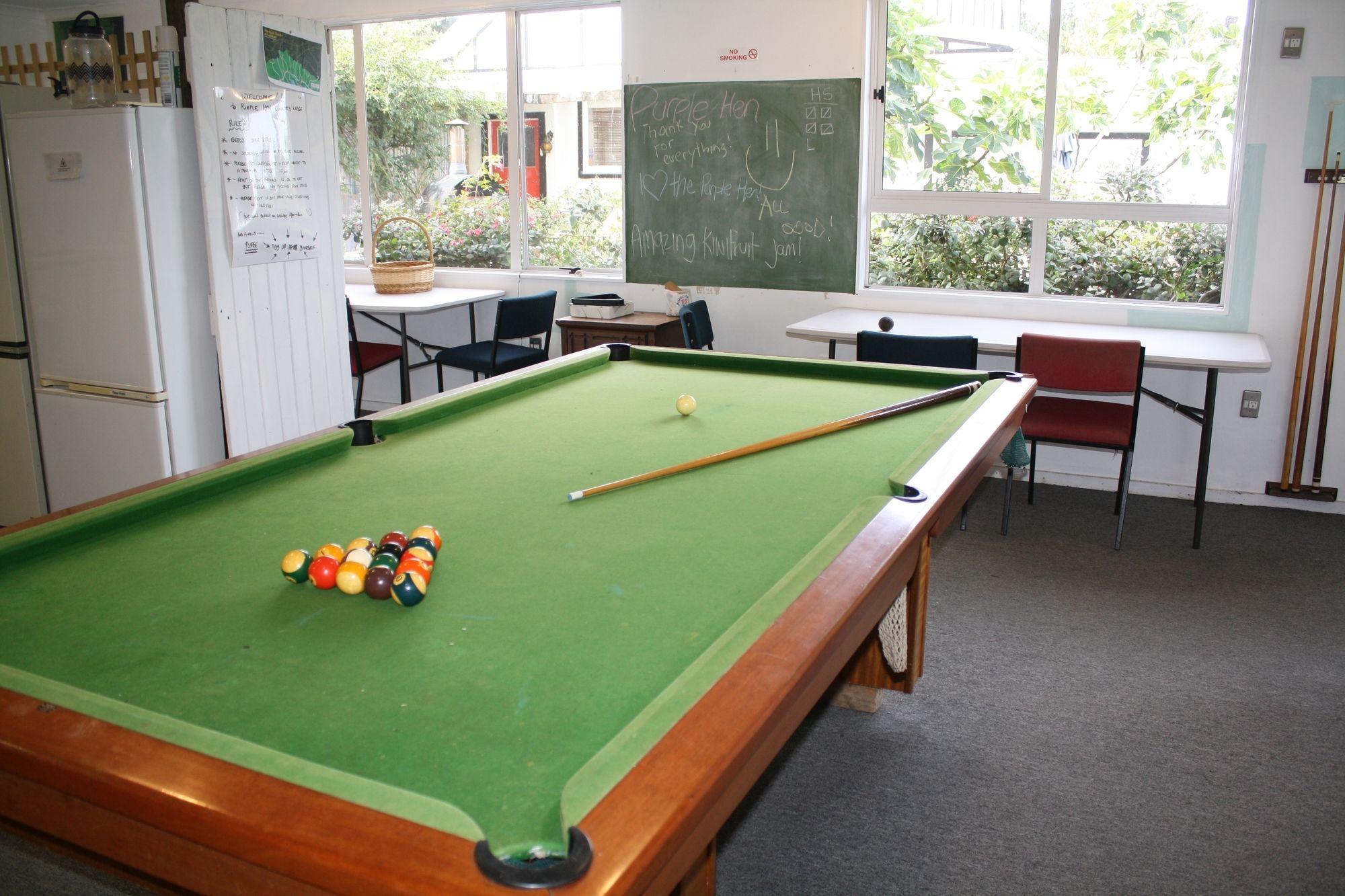 Instalaciones Recreativas Purple Hen Bunk House - Hostel
