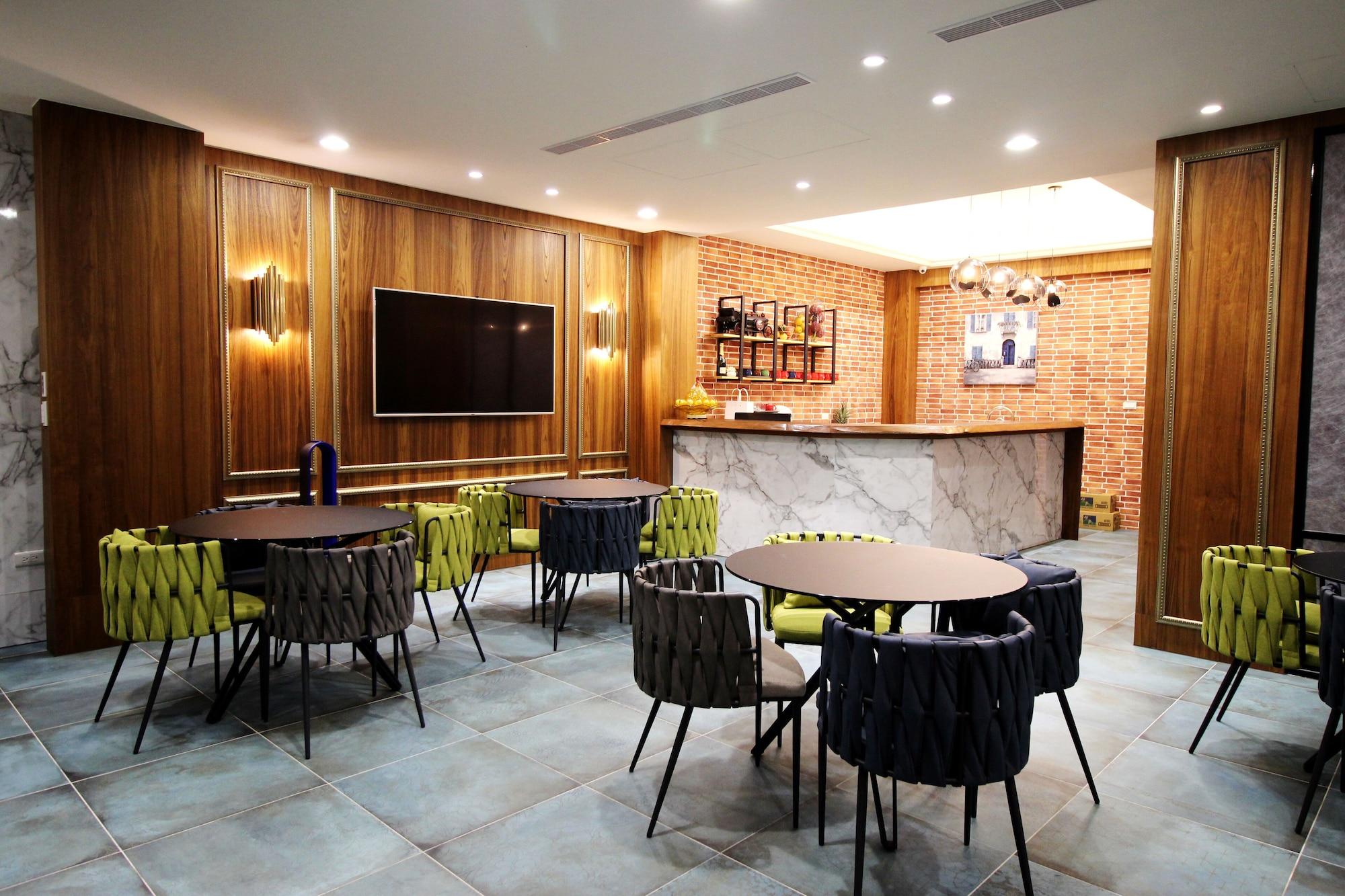 Vista Lobby Hama Star