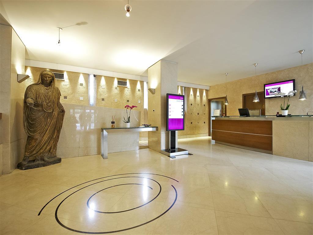 Vista Lobby Mercure Roma Centro Colosseo