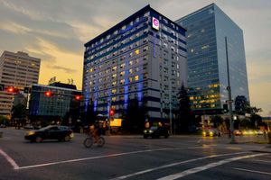 Alojamiento - Coast Calgary Downtown Hotel & Suites by APA