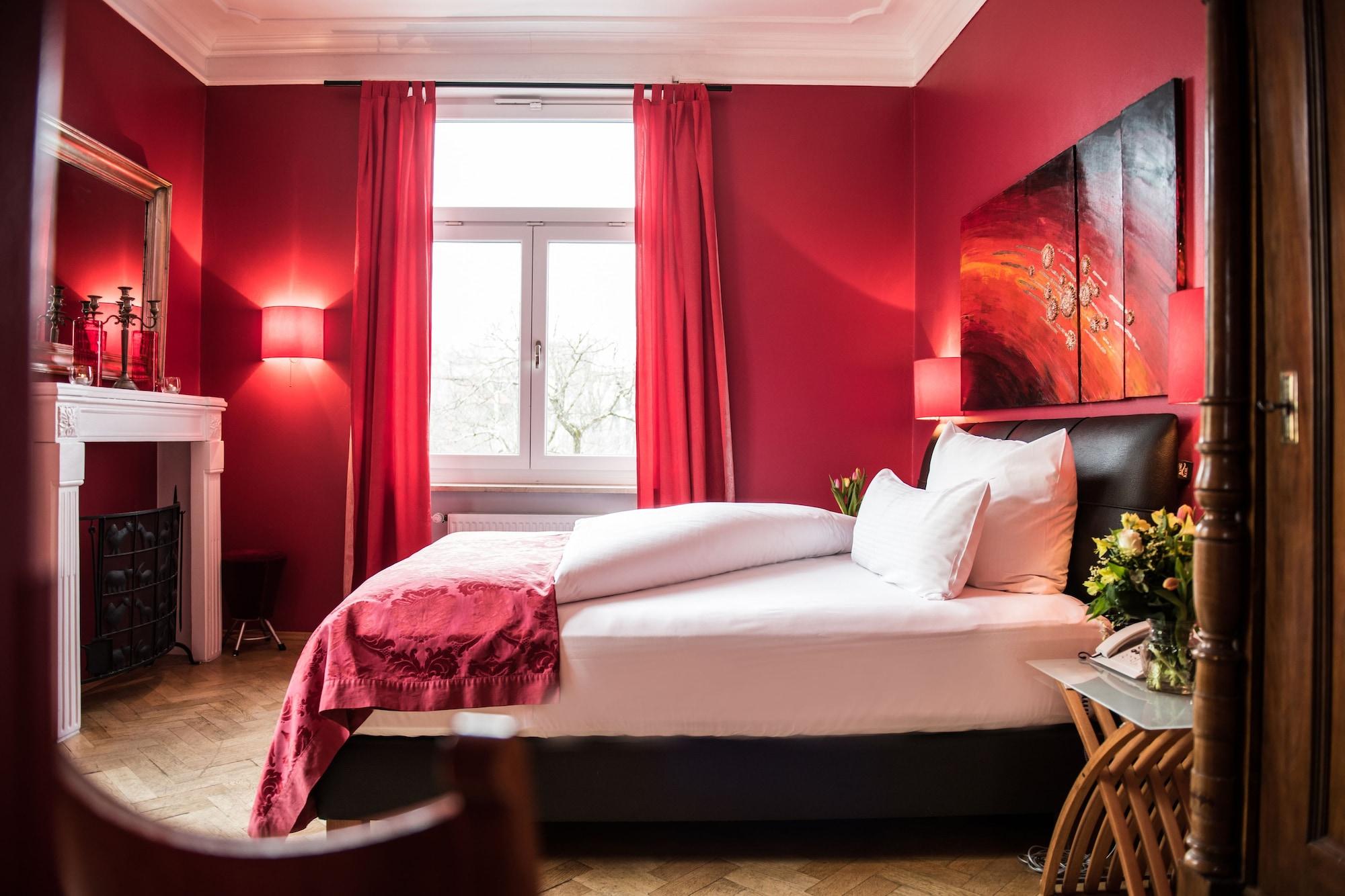 Varios Hotel Ritzi