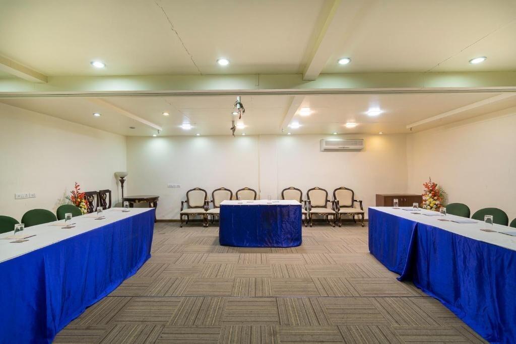 Sala de Reuniones Treebo Royce, New Friends Colony