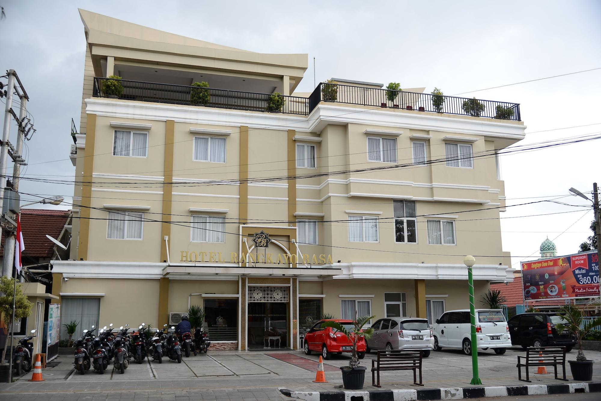 Vista Exterior Rangkayo Basa Halal Hotel