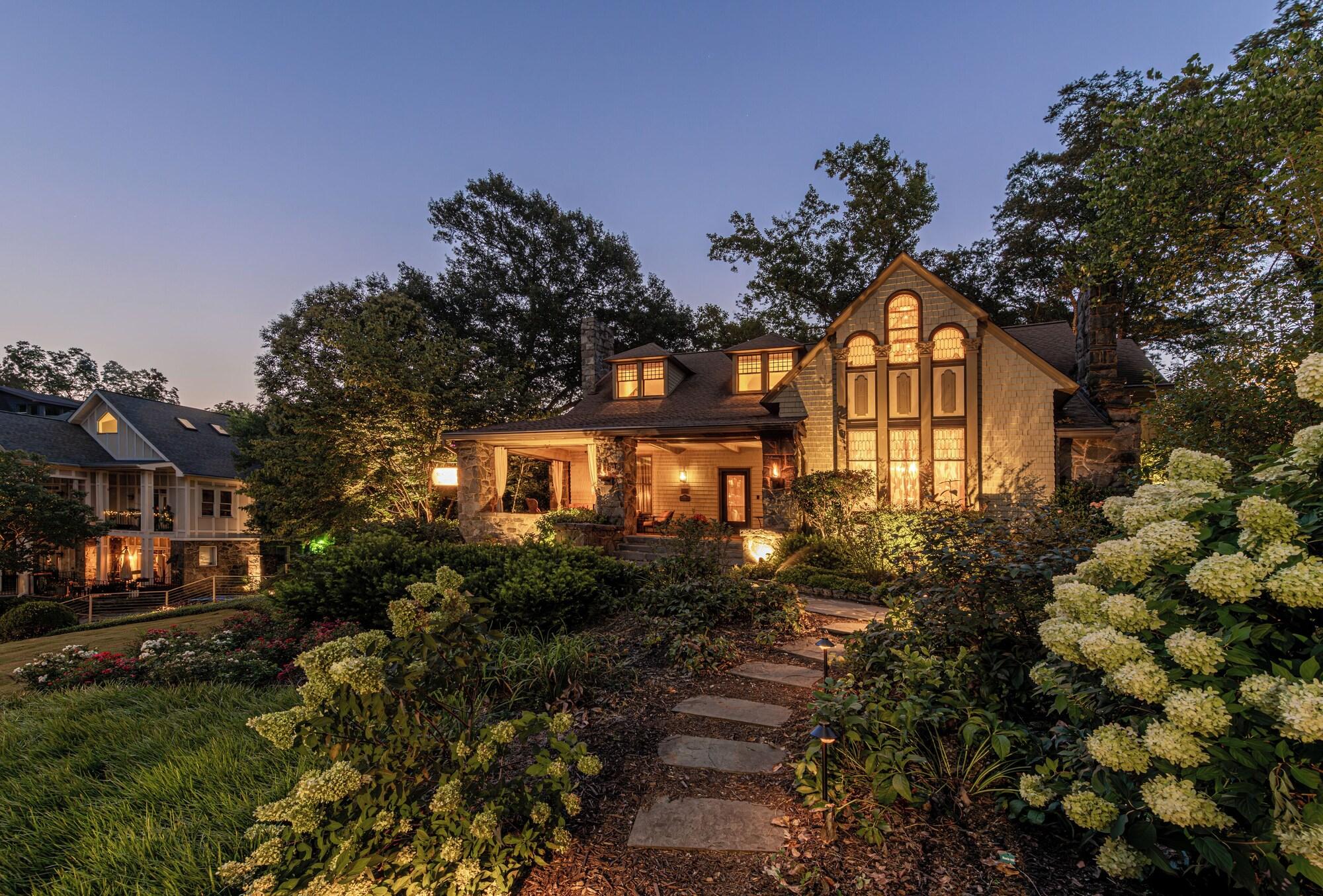 Varios Stonehurst Place Bed & Breakfast