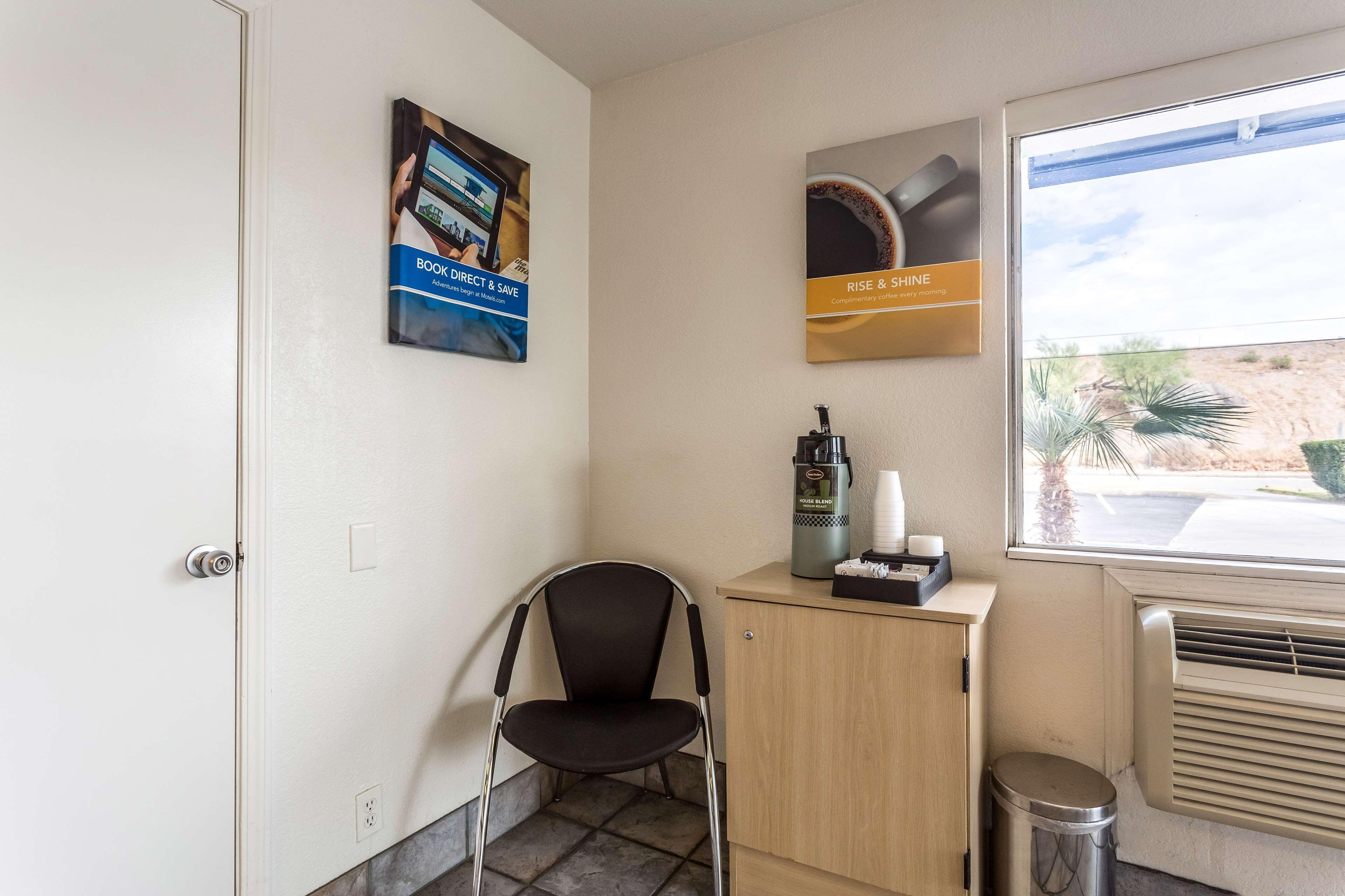 Restaurant Motel 6 Blythe, CA