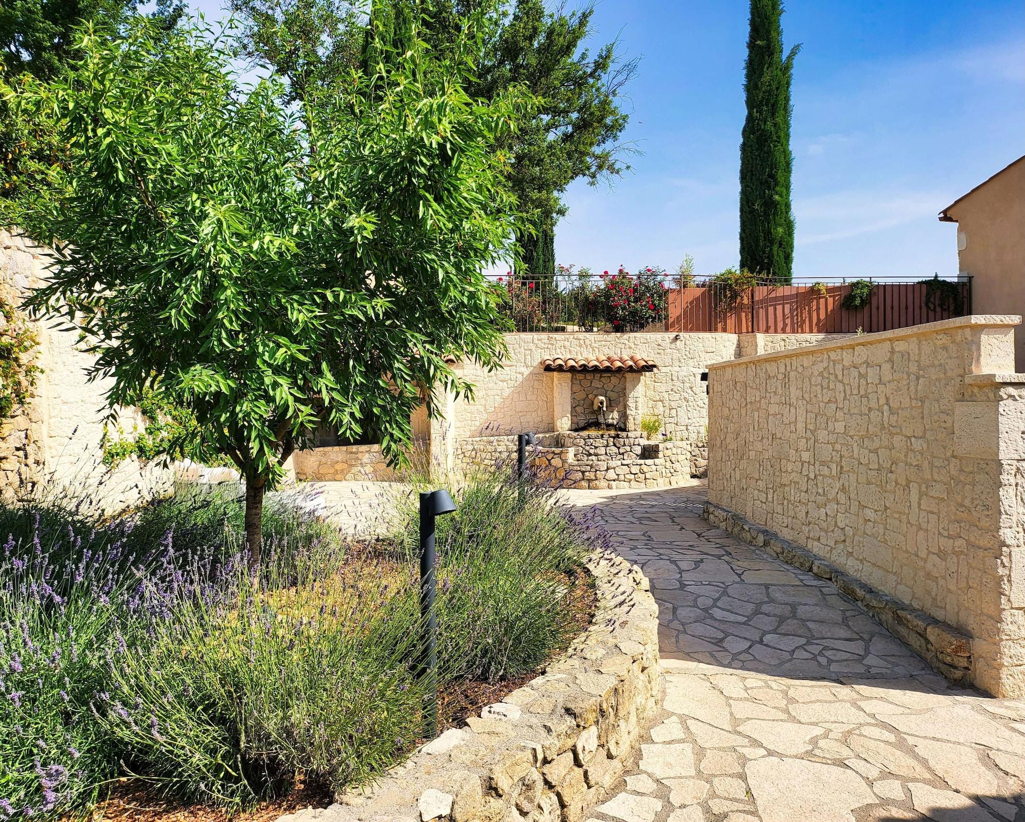 Vista Exterior Domaine Ribiera, Hotel 5 Etoiles, SPA & Golf - Forcalquier