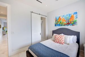 Renta Vacacional - Luxury condo with a beachy Bahamian twist!