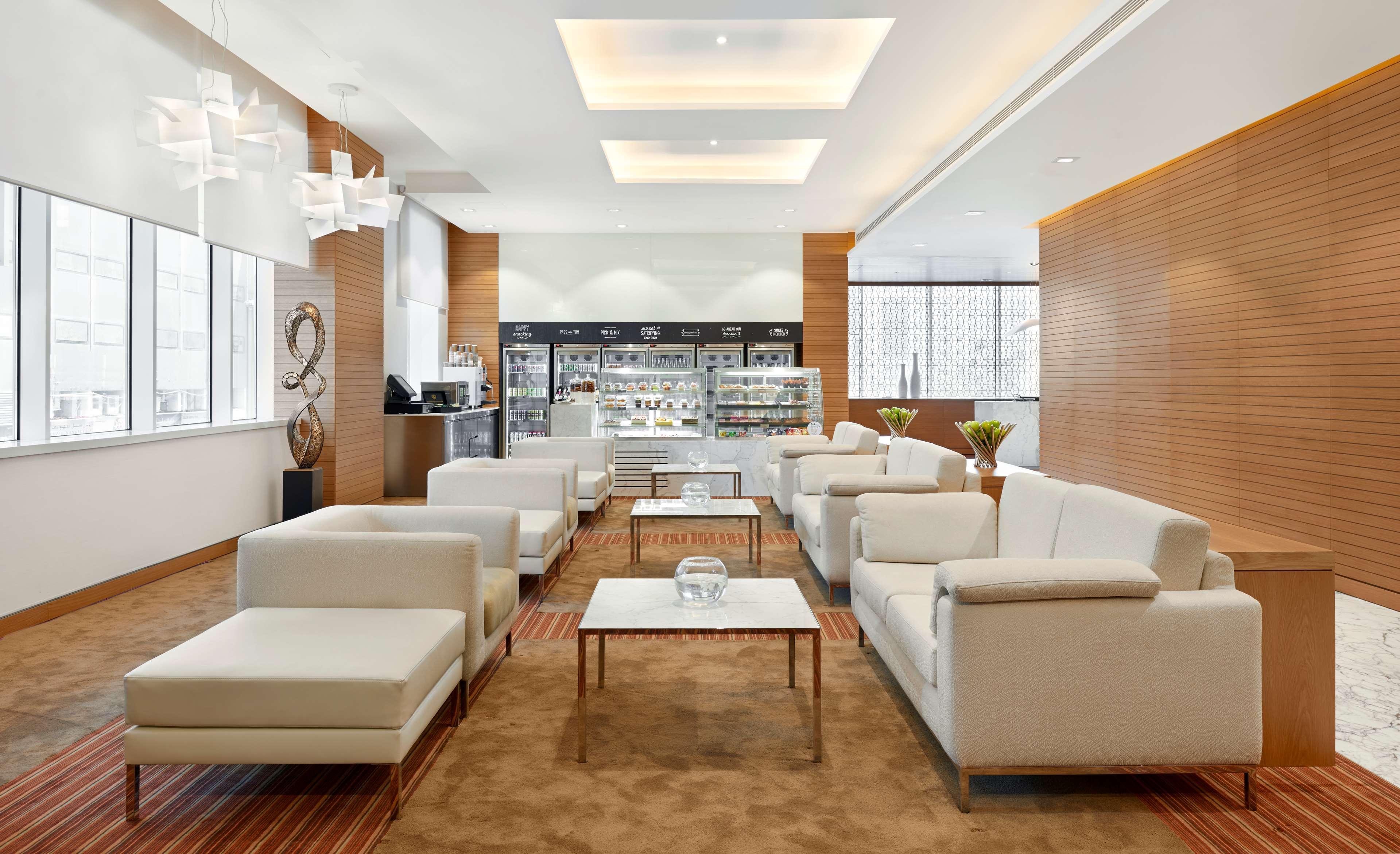 Vista Lobby Hyatt Place Dubai Baniyas Square