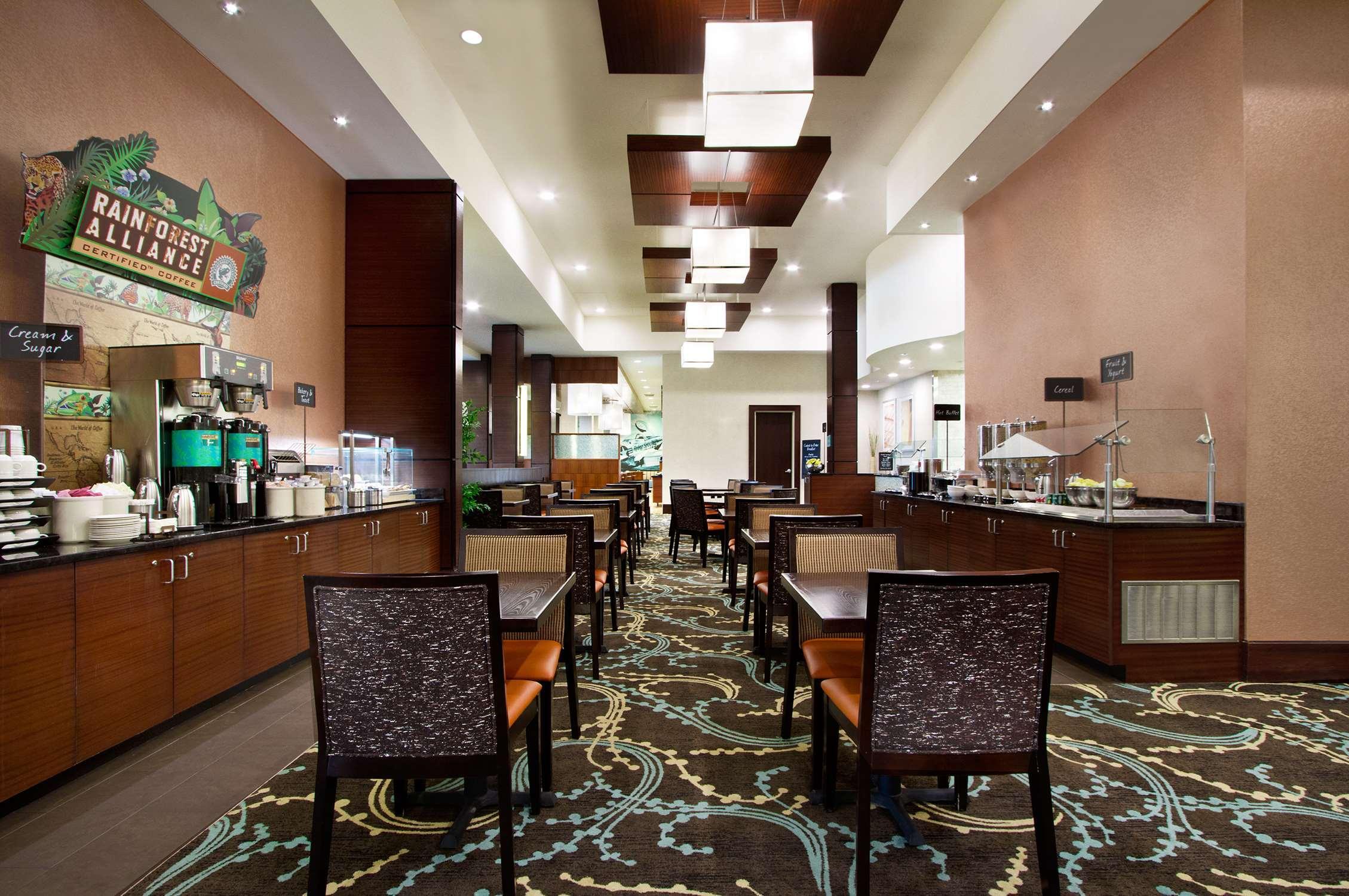 Restaurant Embassy Suites by Hilton Fayetteville Fort Bragg