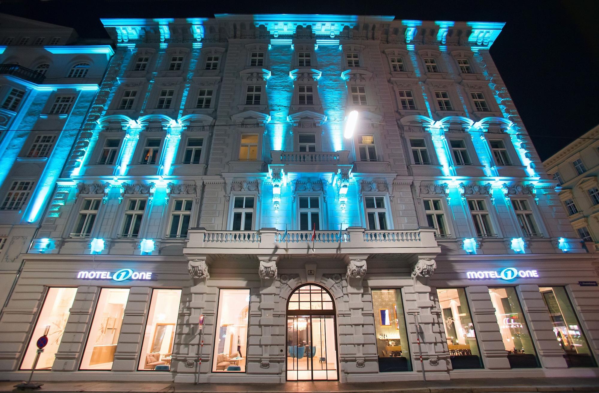 Vista Exterior Motel One Vienna - Staatsoper