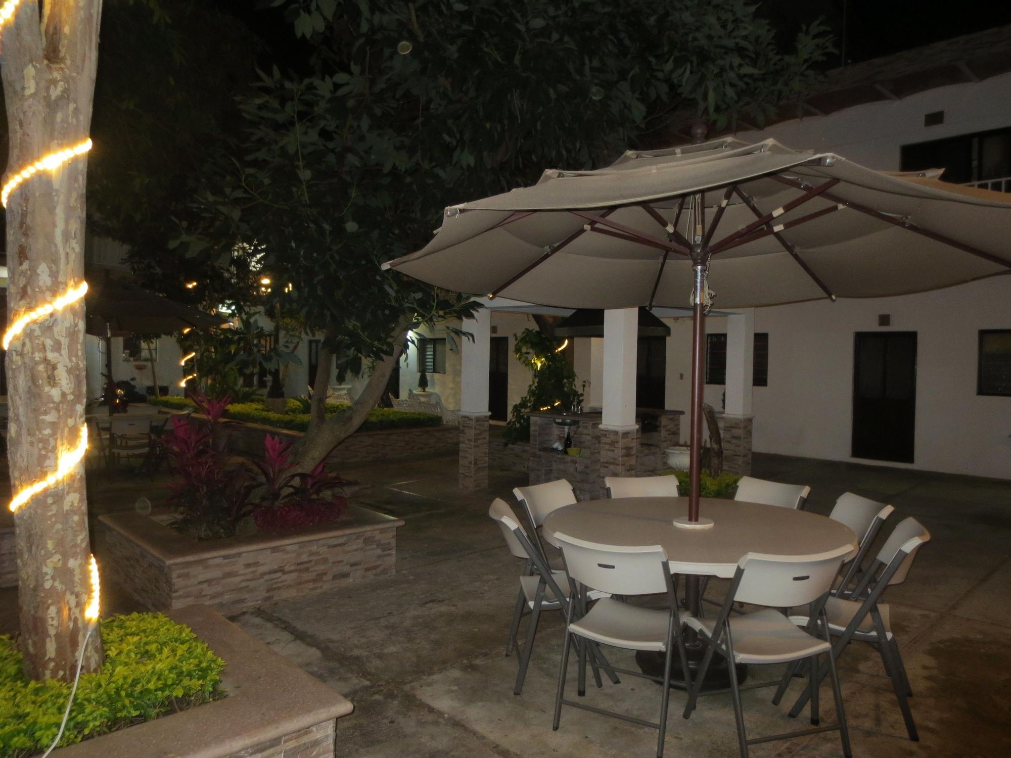 Vista Exterior Hotel Arboledas