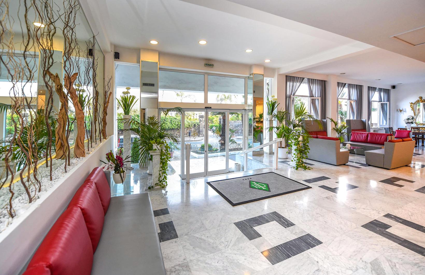 Vista Lobby Hotel Carlton International