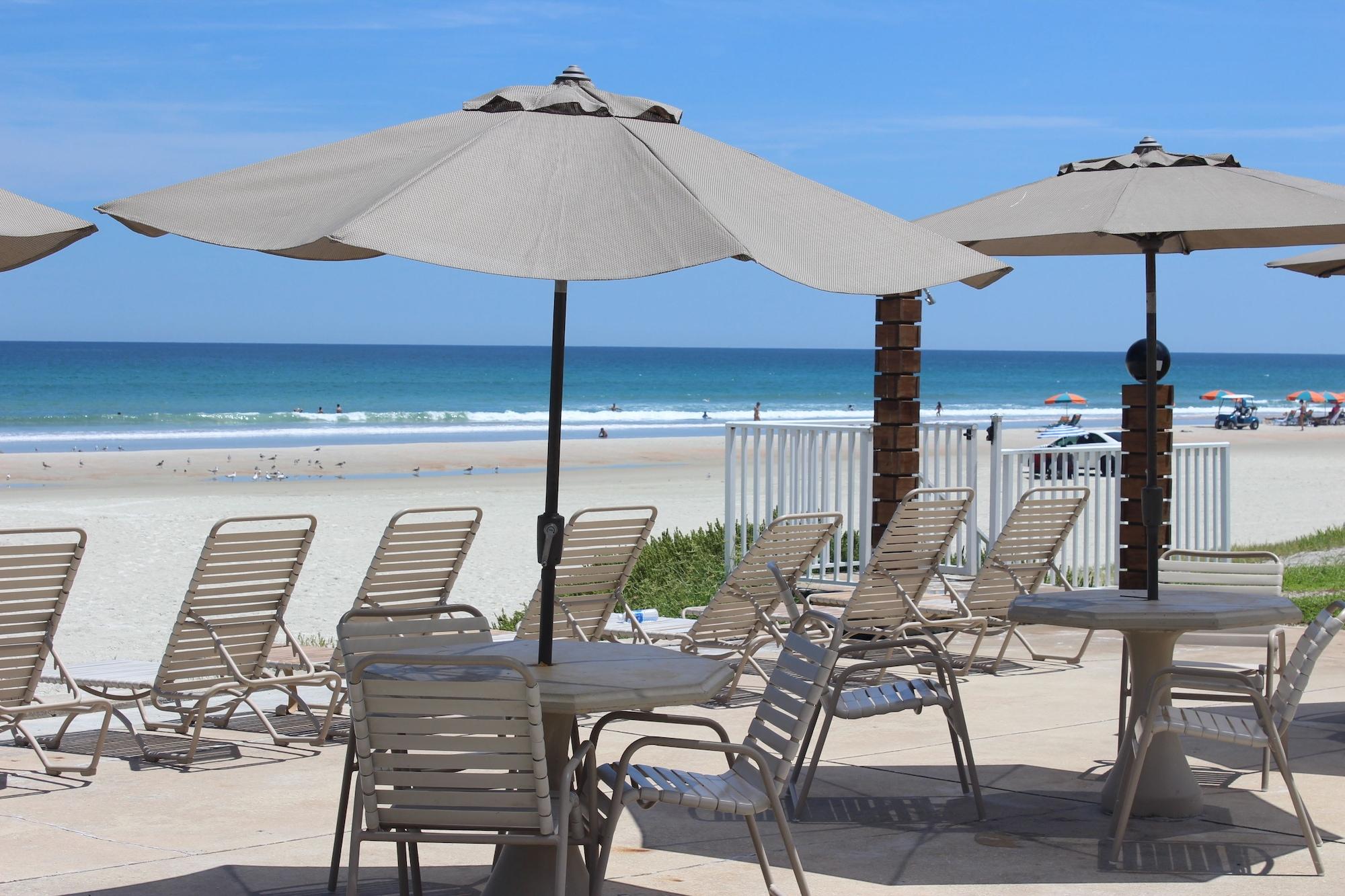 Playa Shoreline Suites & Cabana Cottages