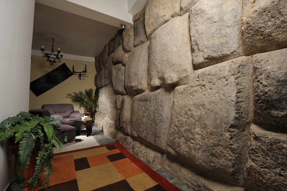 Del Prado Inn by null