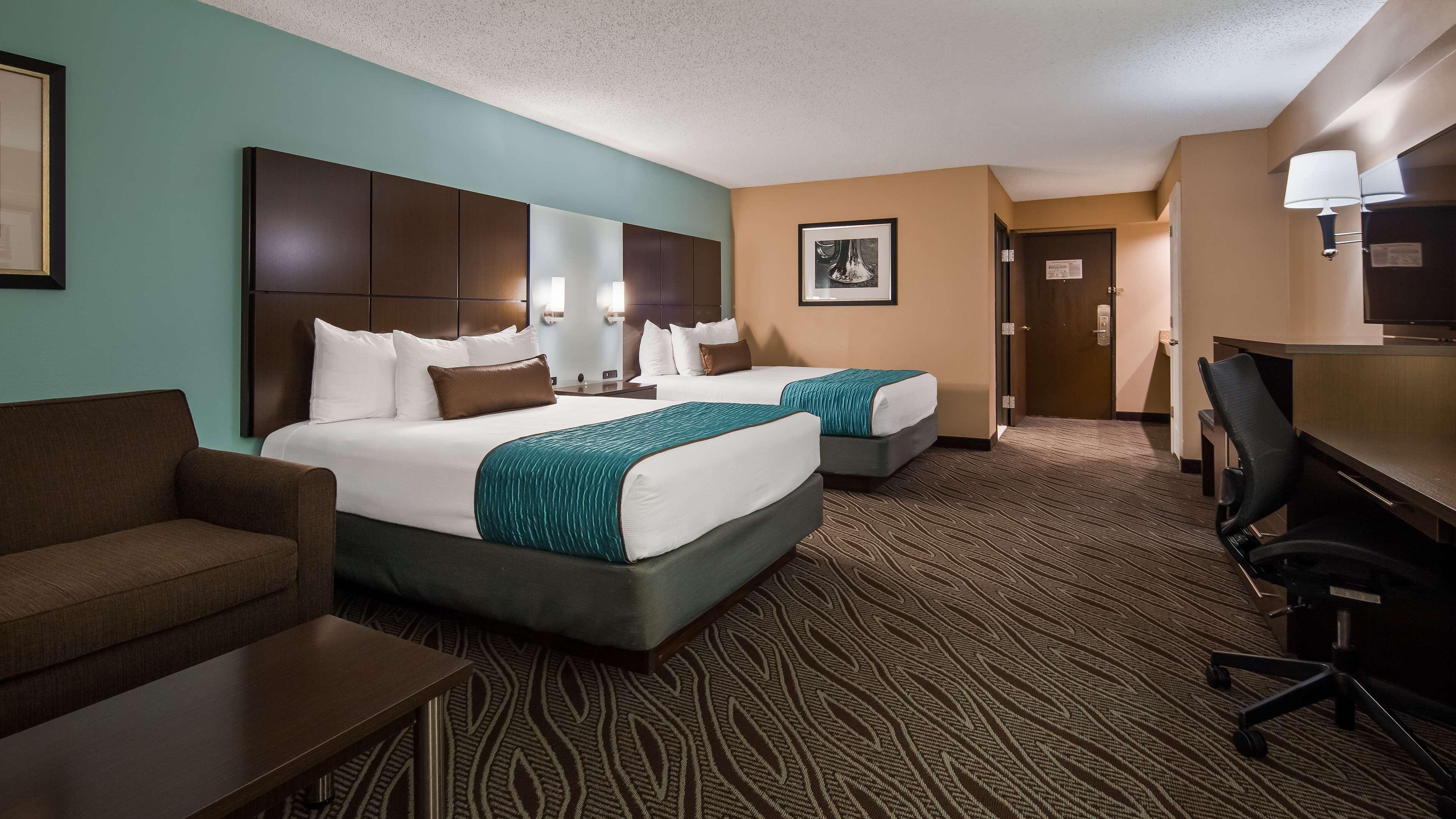 Vista Exterior Best Western Plus Galleria Inn & Suites