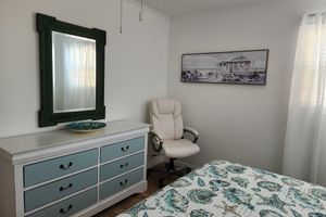 Alquiler Vacacional - Cute coastal cottage close to beach and downtown nightlife.