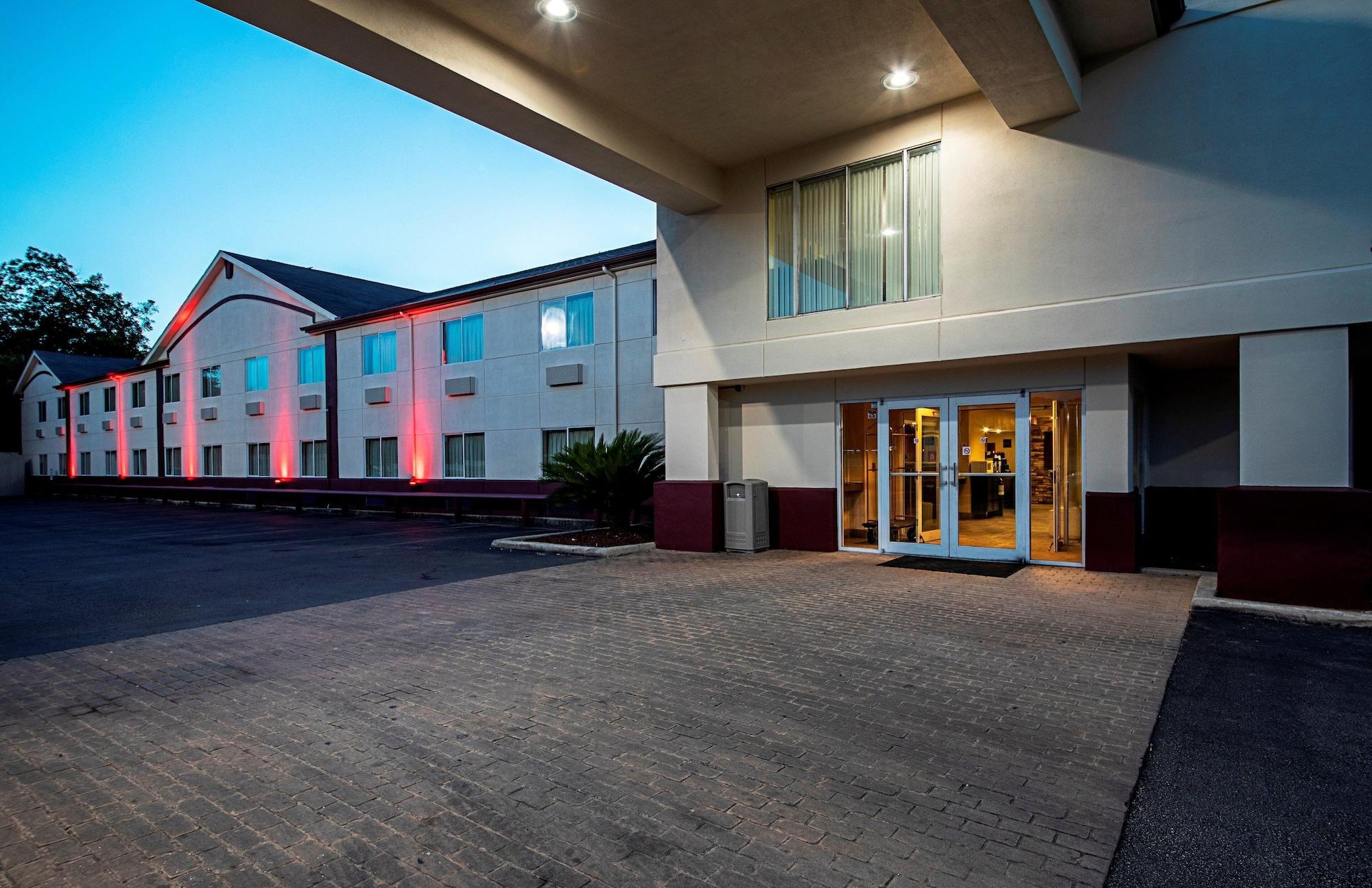 Vista Exterior Red Roof Inn San Marcos