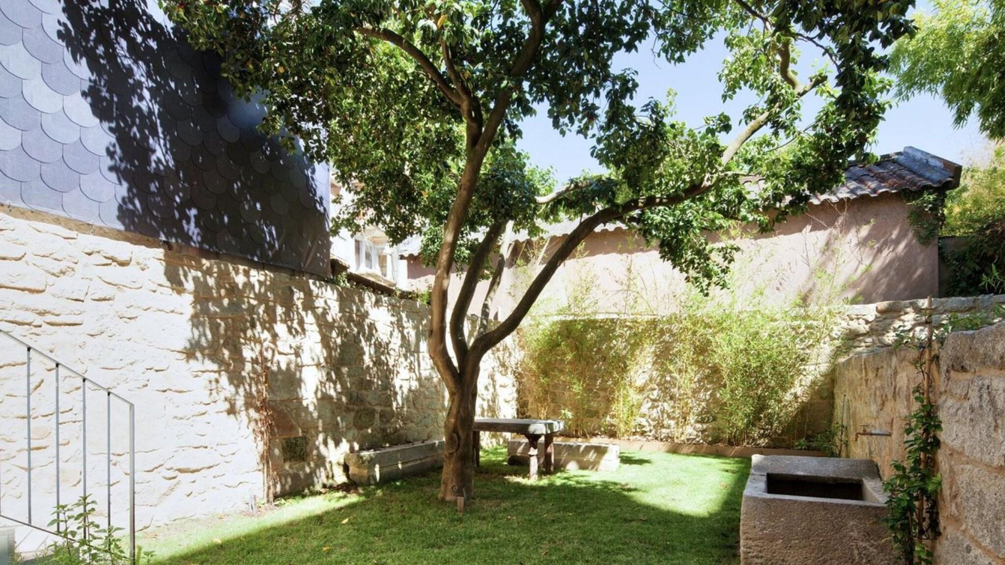 Varios Aparthotel Oporto Batalha