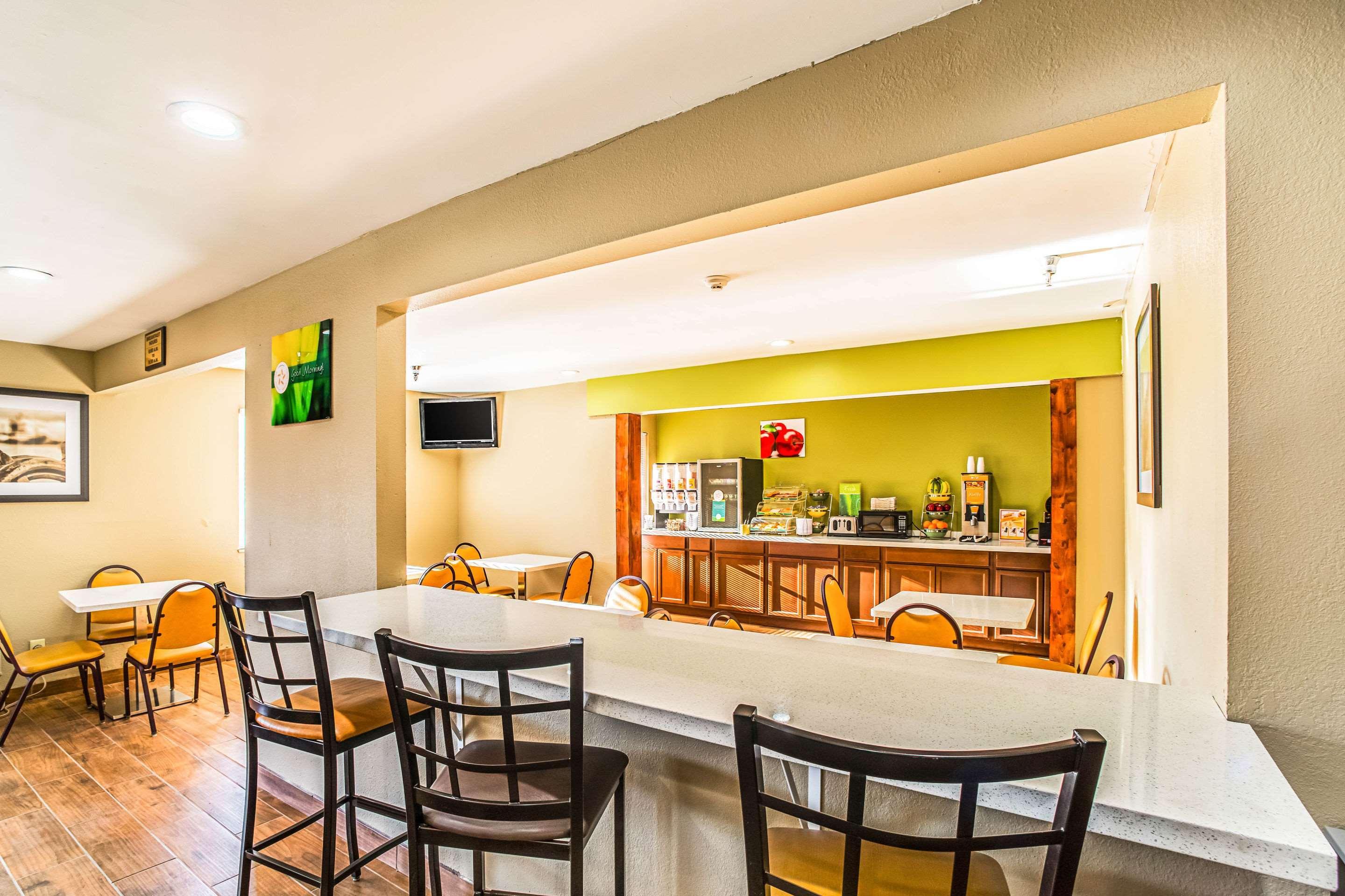 Restaurant Quality Inn Carbondale University area