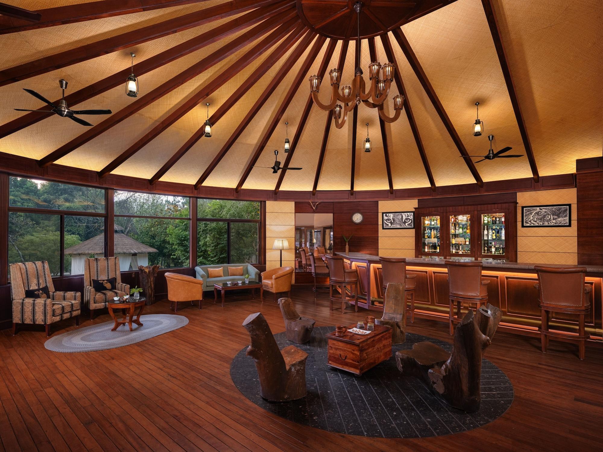 Bar/Salón Aahana Resort - Jim Corbett
