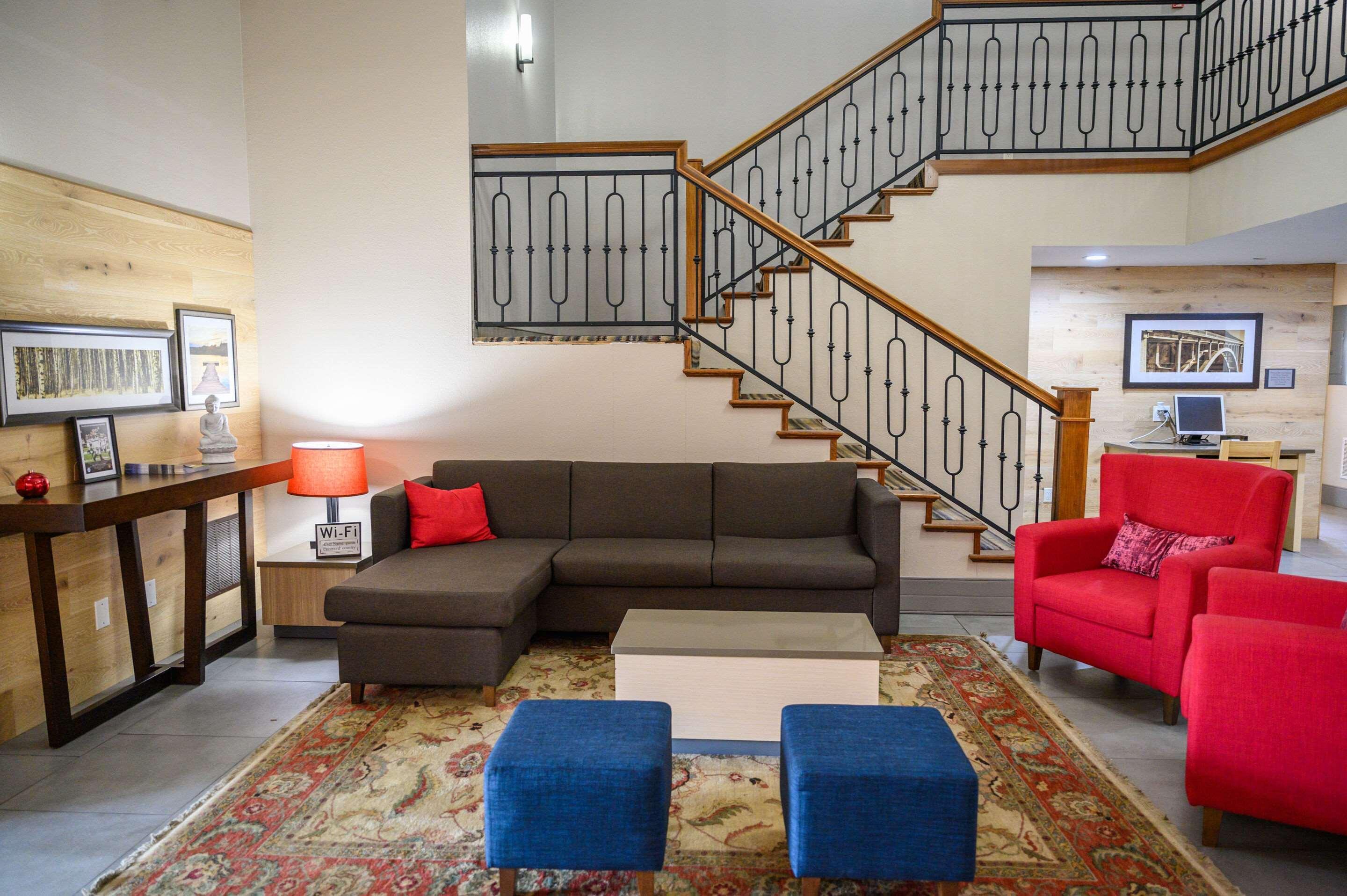 Vista Lobby Country Inn & Suites by Radisson, Greenfield, IN