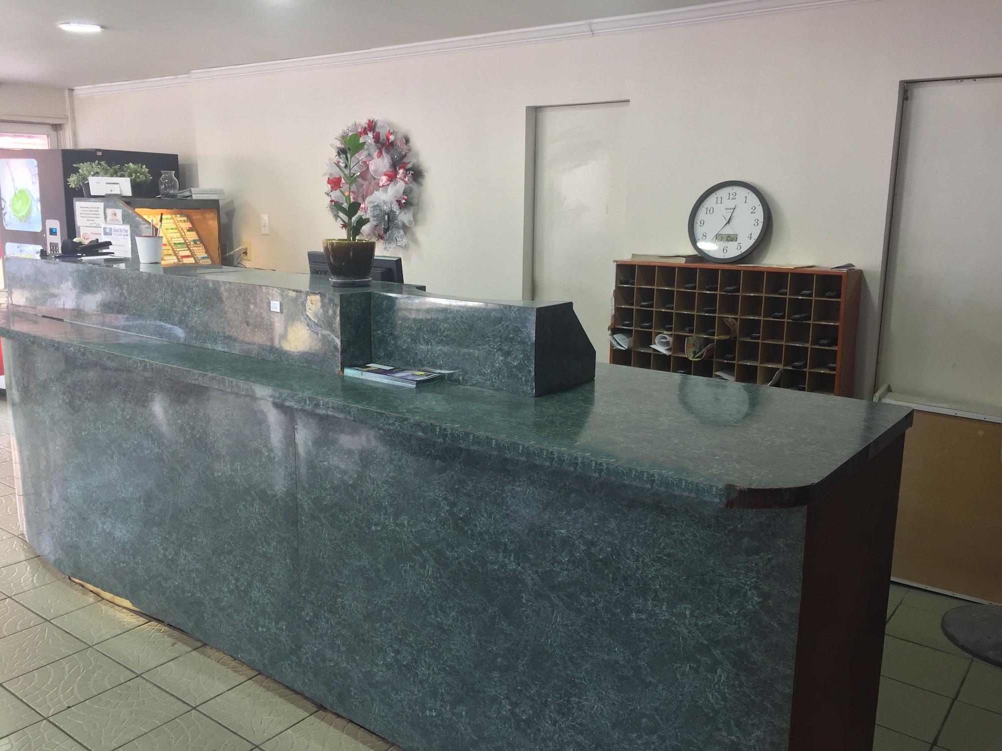 Vista Lobby Budget Inn