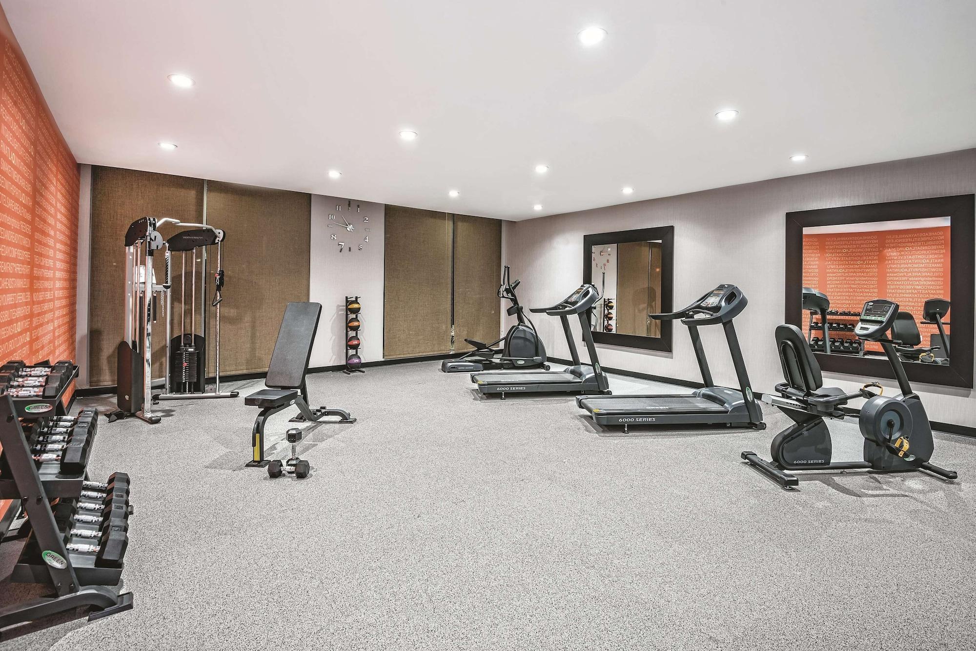 Gimnasio La Quinta Inn & Suites by Wyndham Dallas Grand Prairie North