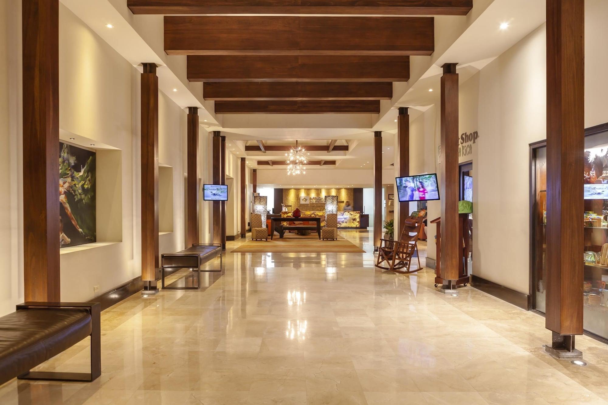 Vista do lobby Wyndham San Jose Herradura Hotel & Convention Center