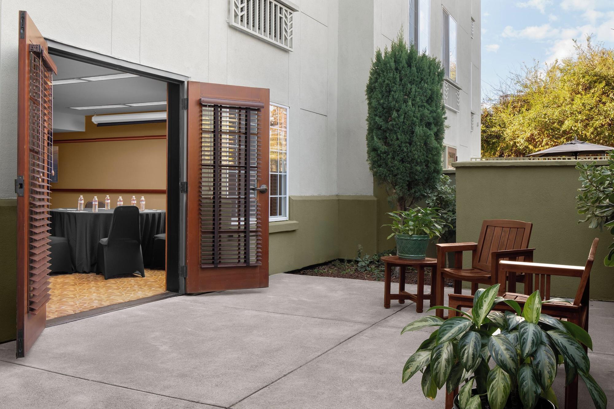 Sala de Reuniones Larkspur Landing Extended Stay Suites Roseville