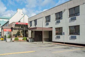 Alojamiento - Econo Lodge By The Falls