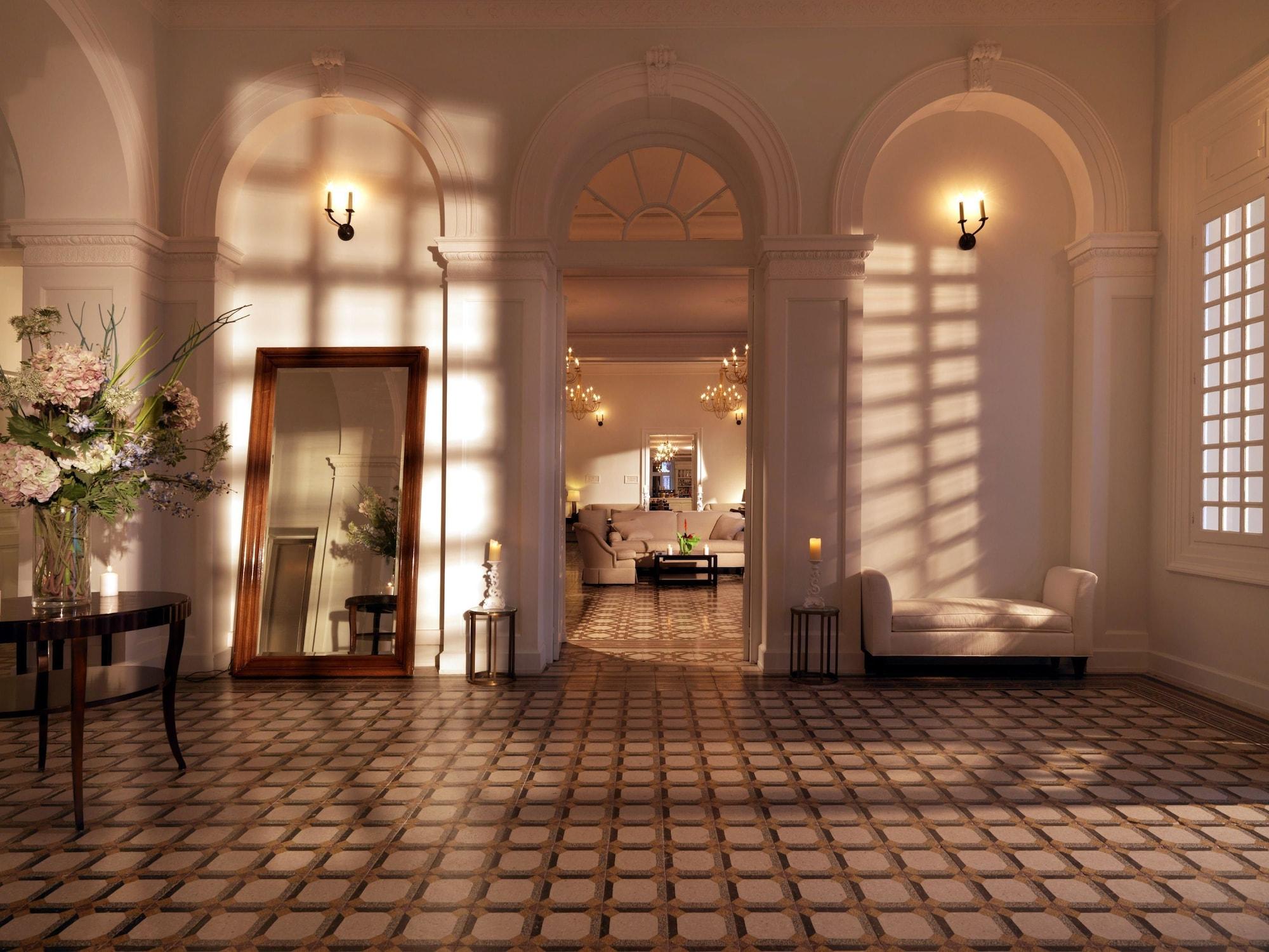 Vista Lobby Poseidonion Grand Hotel