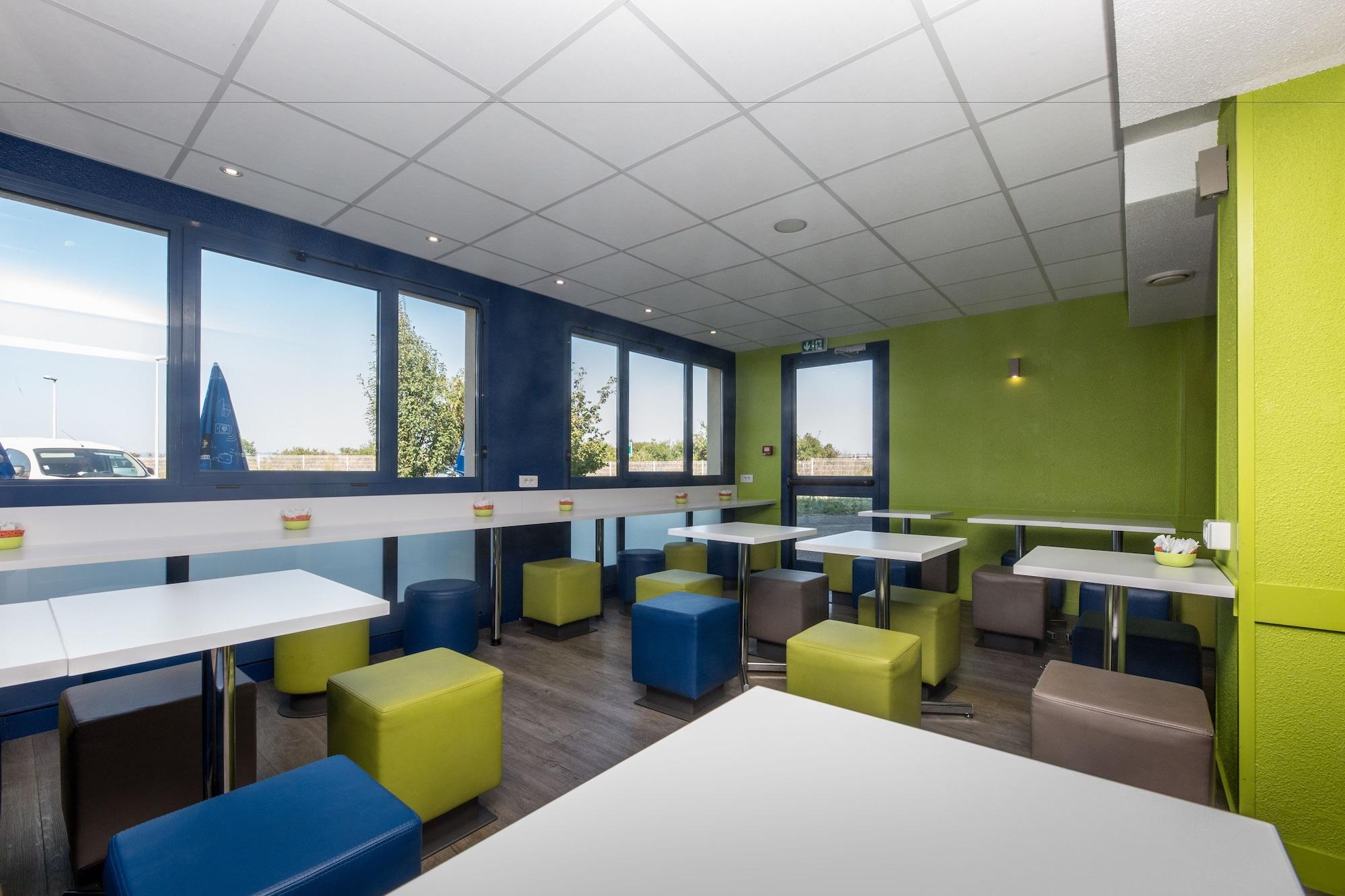 Vista Lobby Hotel Ibis Budget Lyon Est Chaponnay